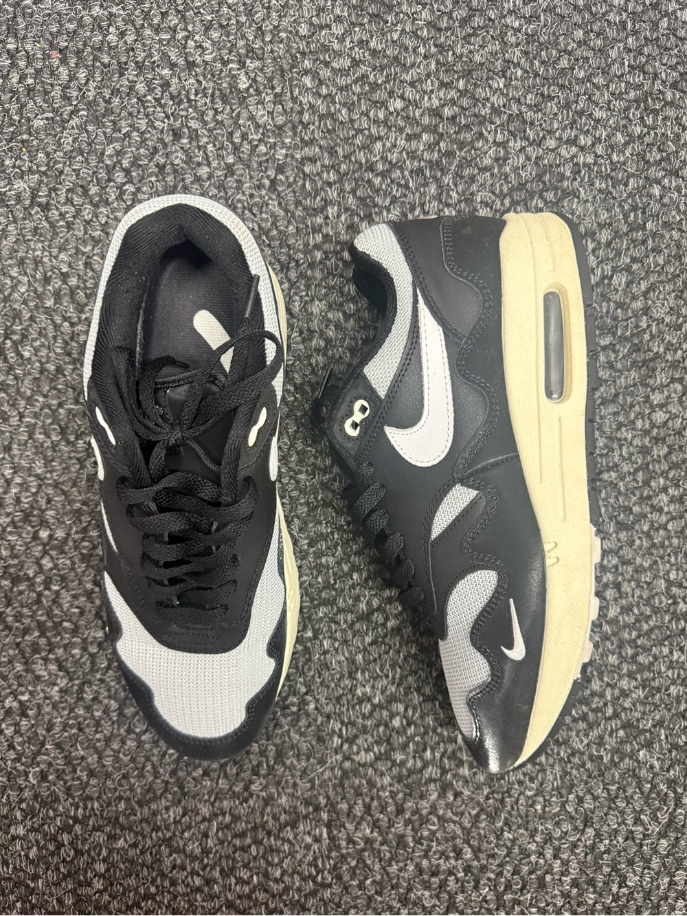 USED Patta x Nike Airmax size 8.5 in good condition